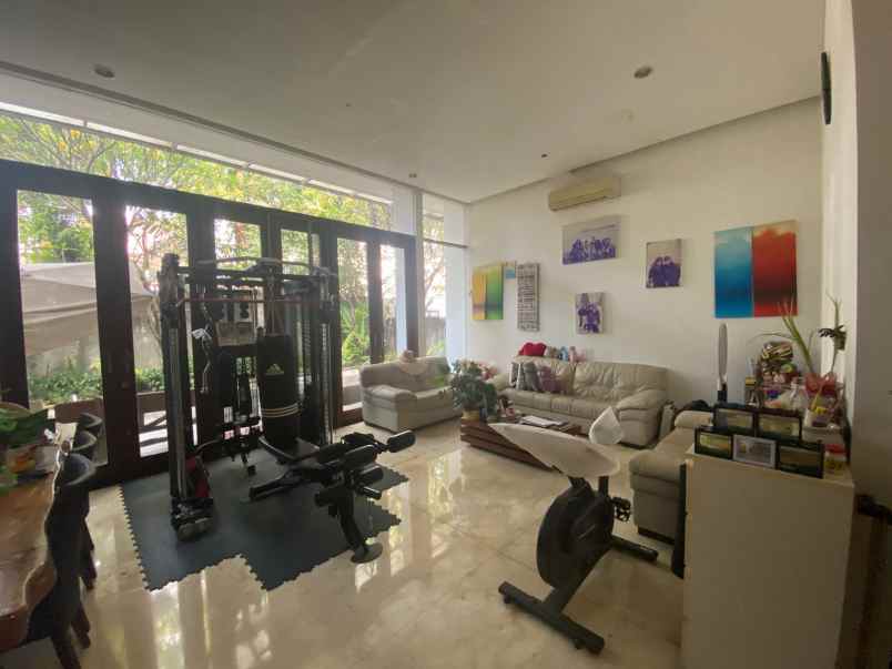 rumah dijual dalam townhouse di kemang jakarta selatan