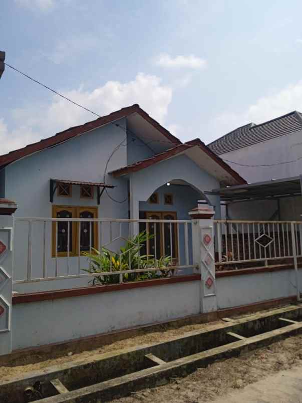 rumah dijual jl bukit barisan 5 menit ke alam mayang