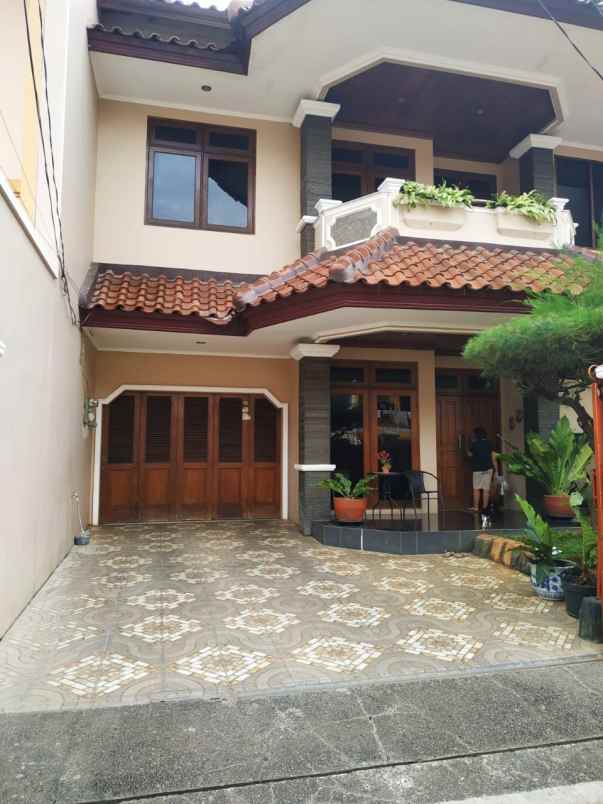 rumah elegan the best di komplek abadi duren sawit