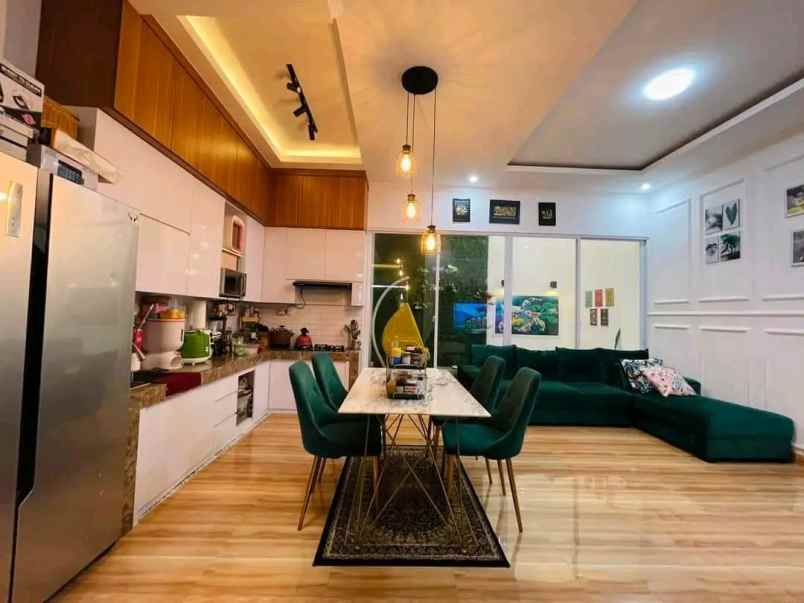 rumah full furnished 3 lantai dibogor