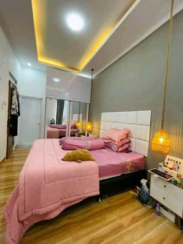 rumah full furnished 3 lantai dibogor