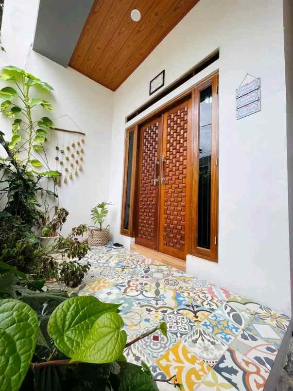 rumah full furnished 3 lantai dibogor