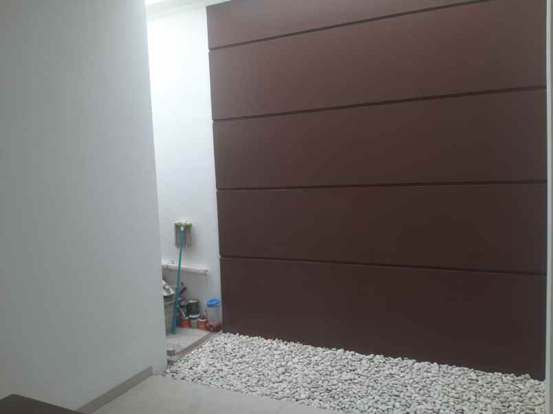 rumah full renov di btr 5 bekasi