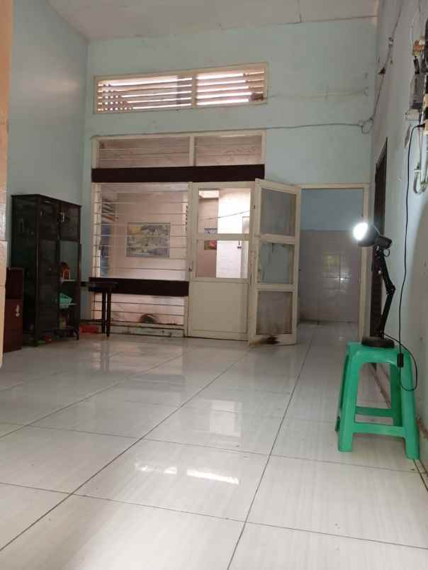 rumah hitung tanah di jalan patua tengah kota surabaya