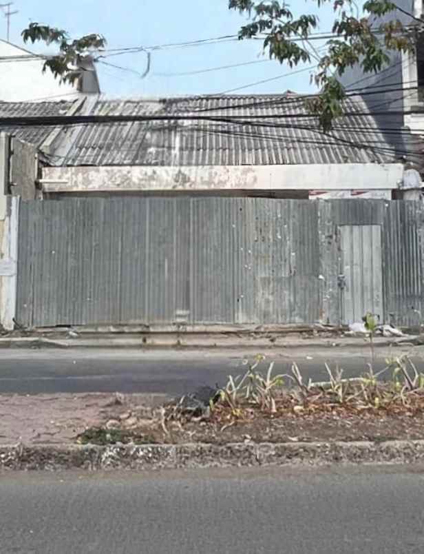 rumah hitung tanah di nol jalan raya mulyosari