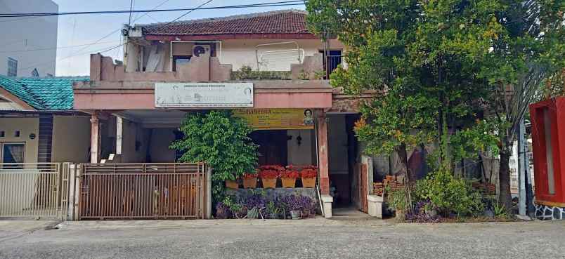 rumah hook dekat mall di tytian kencana bekasi