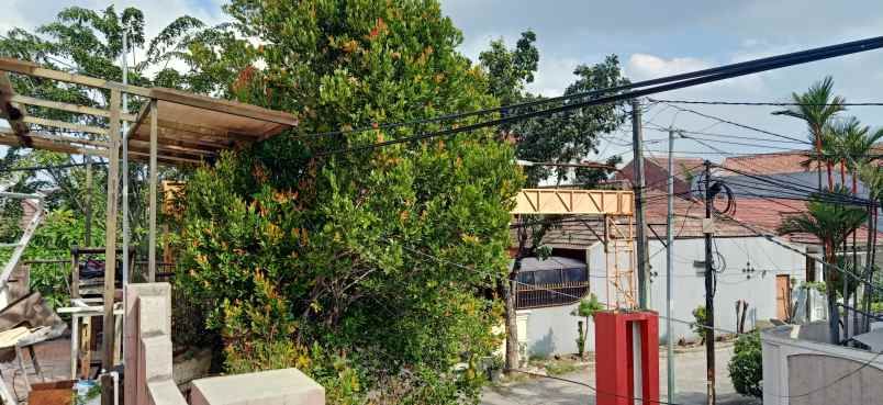 rumah hook dekat mall di tytian kencana bekasi