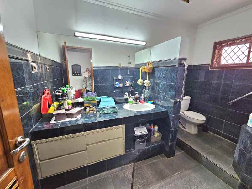 rumah hook siap huni di pulomas jakarta timur