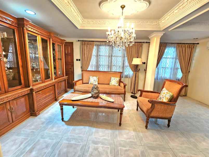 rumah hook siap huni di pulomas jakarta timur