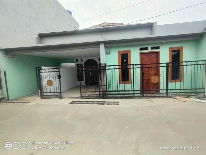 rumah induk dan kontrakan 3 pintu jual murah