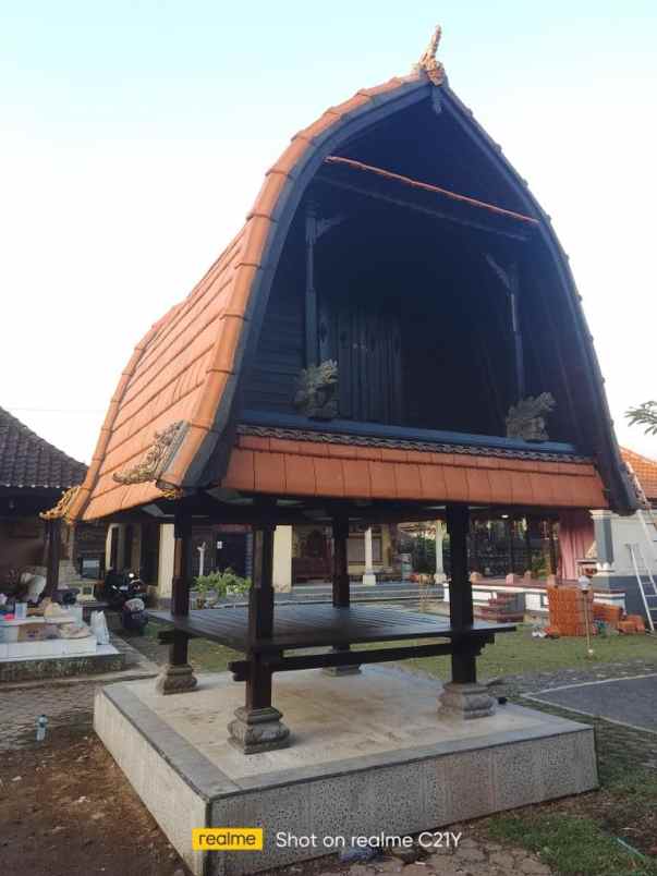 rumah joglo klasik di daerah kuta bali