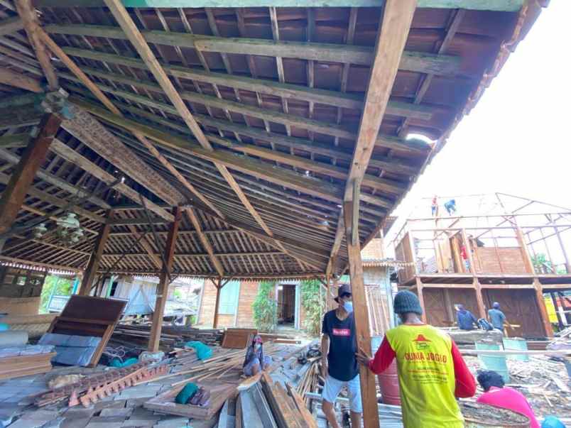 rumah joglo klasik di daerah kuta bali