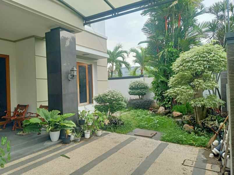 rumah klampis semolo hadap timur selatan