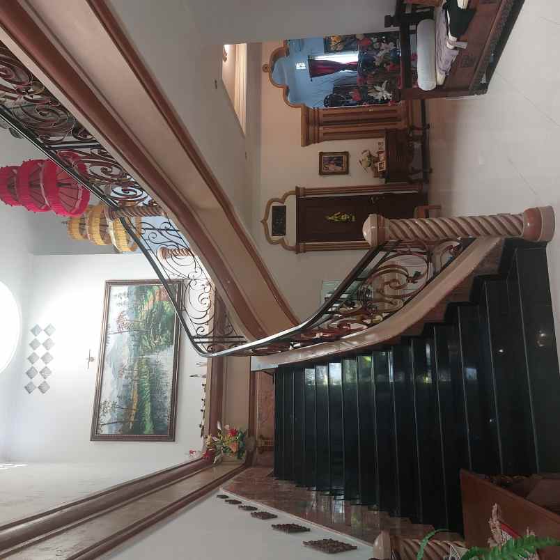 rumah klasik modern di bukit damai indah balikpapan