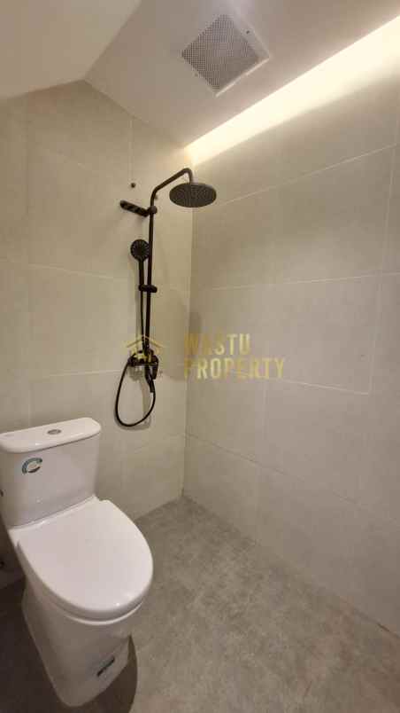 rumah kontemporer 2 lantai di ngaglik sleman