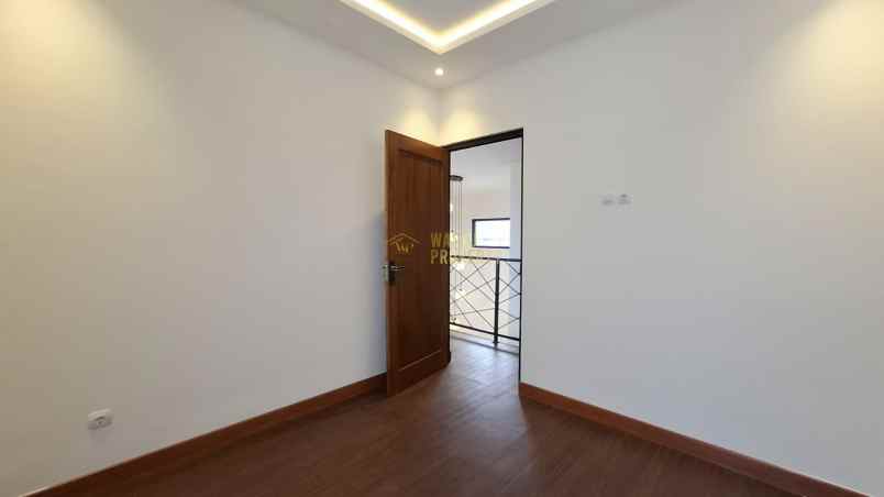 rumah kontemporer 2 lantai di ngaglik sleman