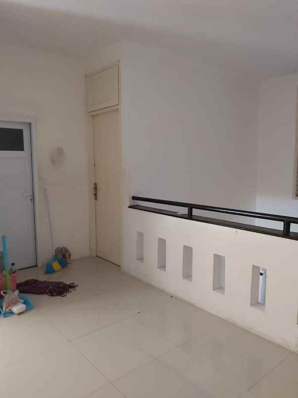 rumah luas 7 kamar di bintaro tangerang selatan