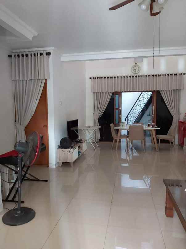 rumah luas 7 kamar di bintaro tangerang selatan