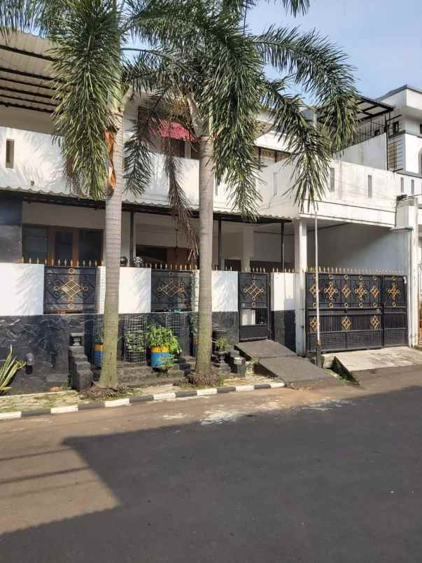 rumah luas 7 kamar di bintaro tangerang selatan