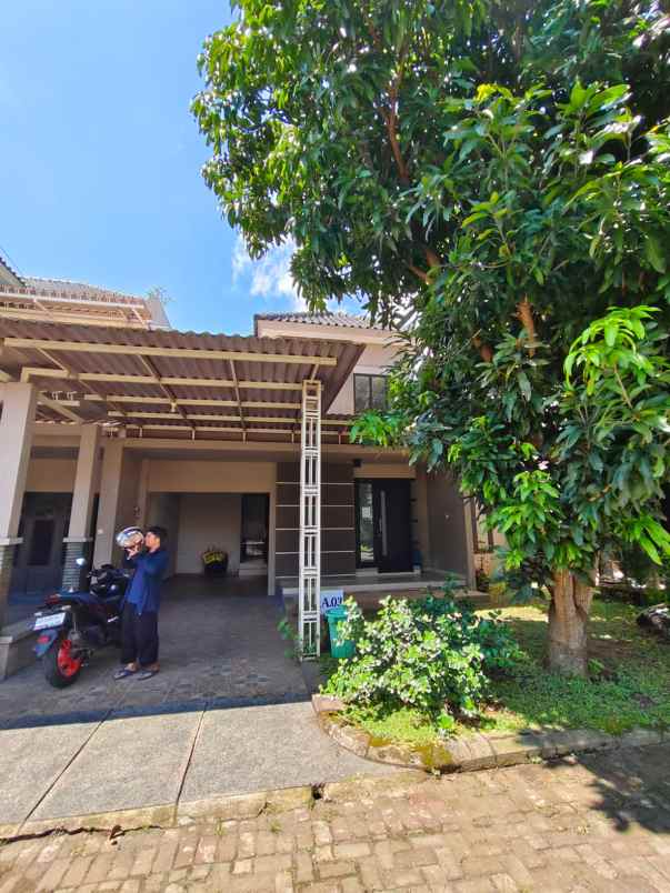 rumah mewah 150m karanganyar kota