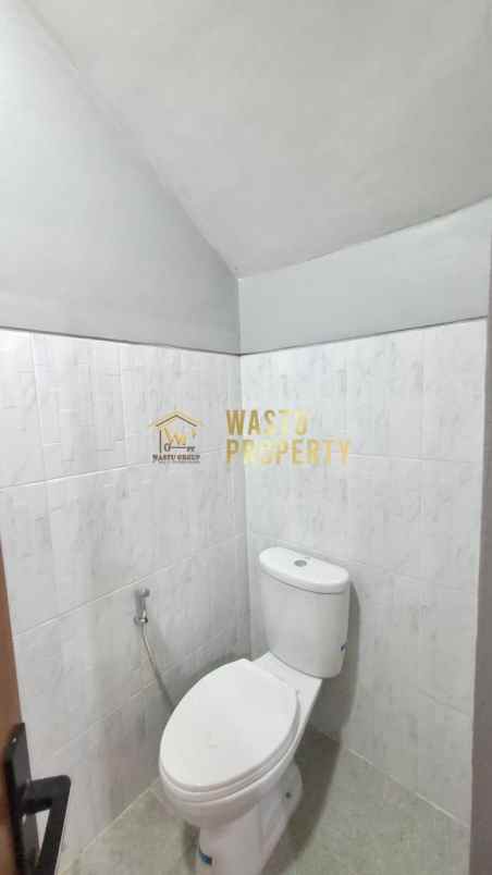 rumah mewah 2 lantai desain modern di maguwoharjo