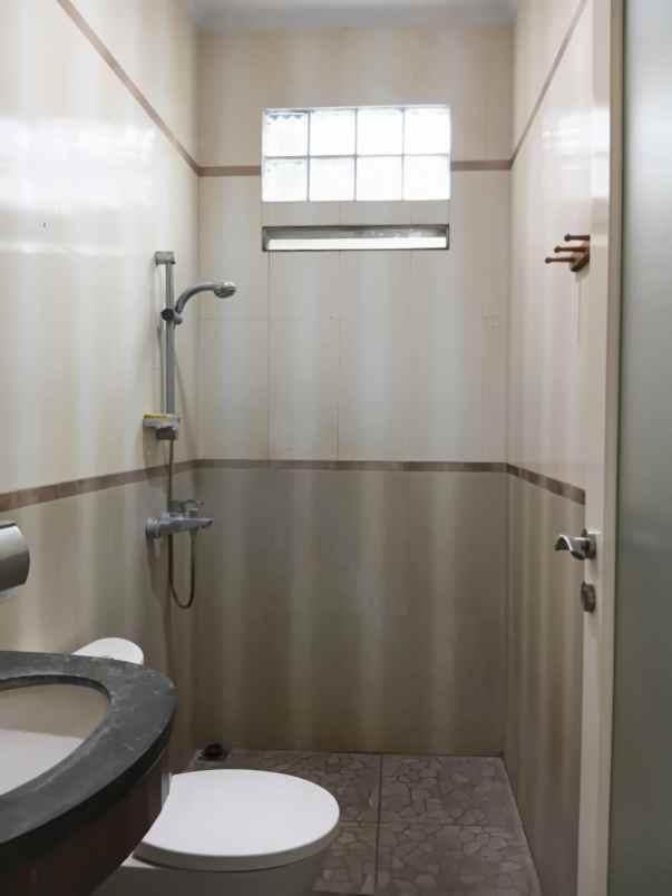 rumah mewah 3 lantai di nusa hijau cimahi