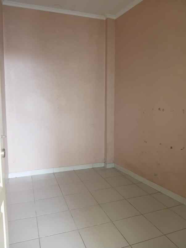 rumah mewah 3 lantai di nusa hijau cimahi