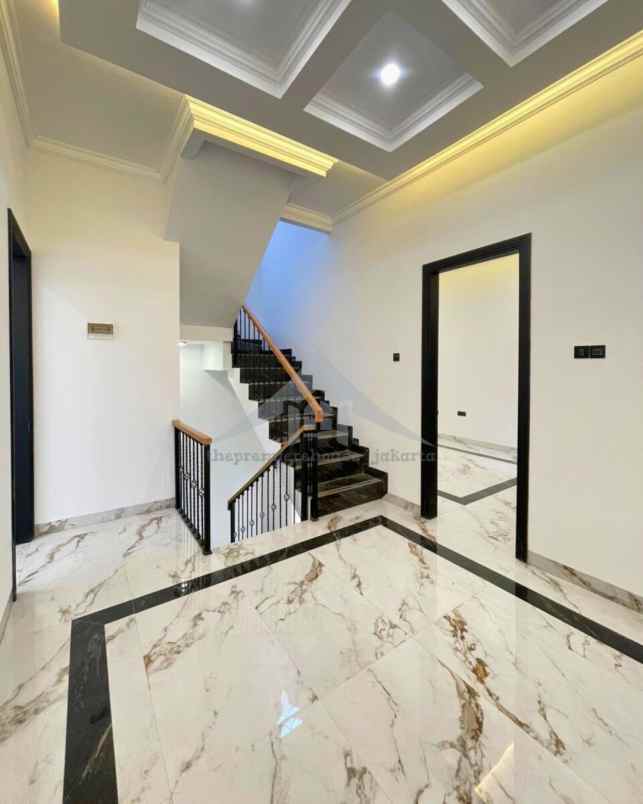 rumah mewah dalam cluster exclusive jagakarsa