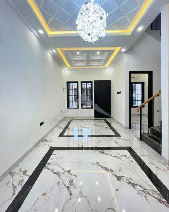 rumah mewah dalam cluster exclusive jagakarsa