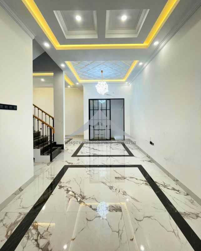 rumah mewah dalam cluster exclusive jagakarsa