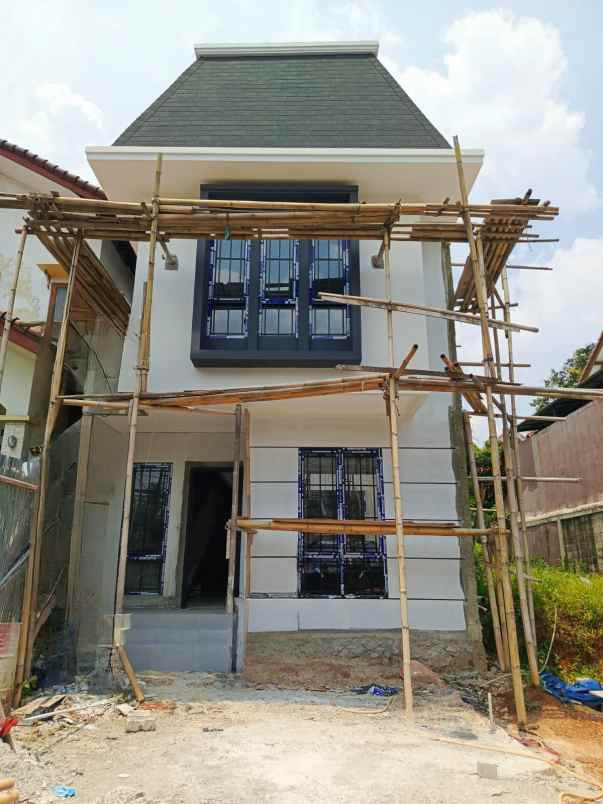 rumah mewah dalam komplek besar bukit cirendeu tangsel