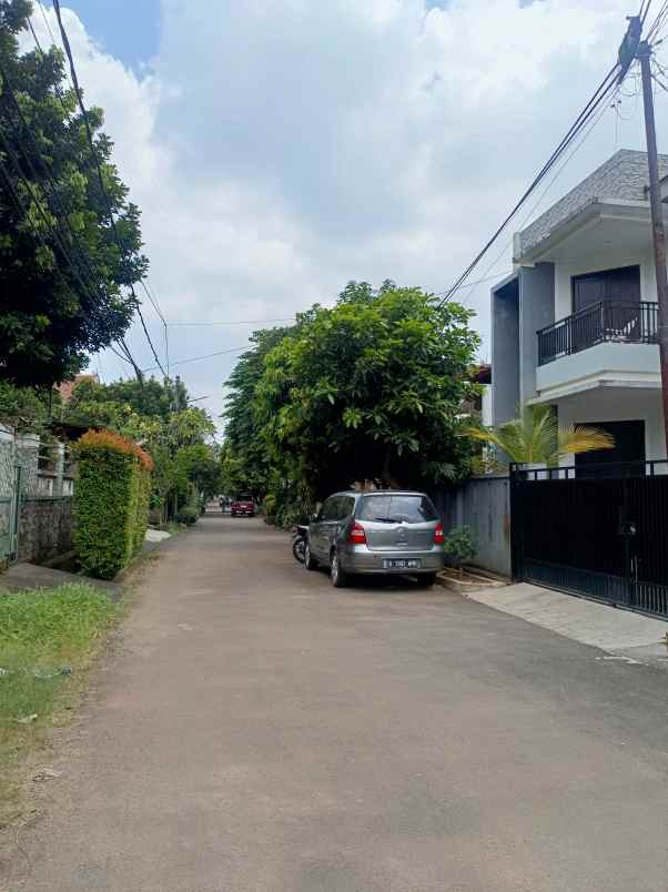 rumah mewah dalam komplek besar bukit cirendeu tangsel