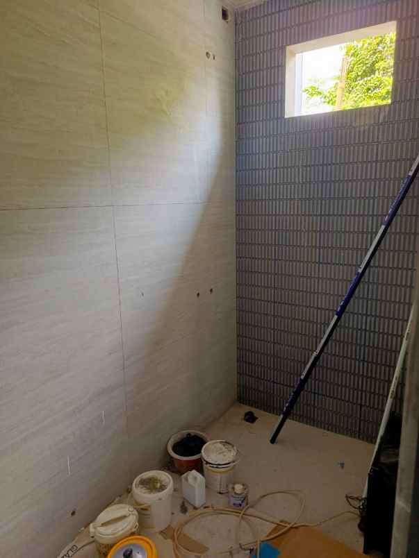 rumah mewah dalam komplek besar bukit cirendeu tangsel