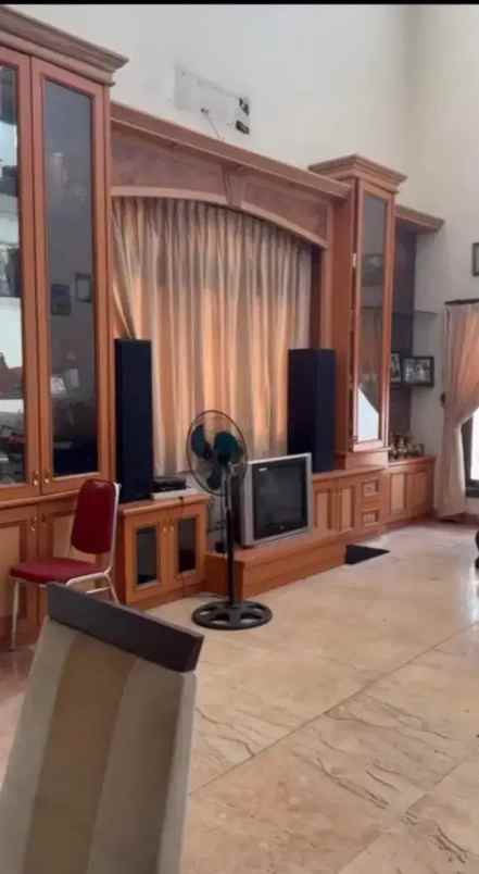 rumah mewah di komplek villa bukit mas monaco surabaya