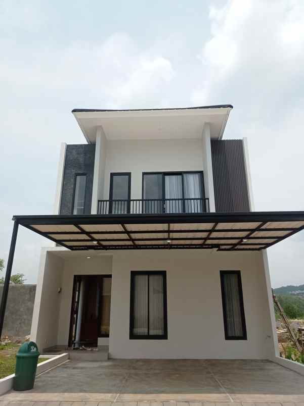 rumah mewah full furnish di kota semarang