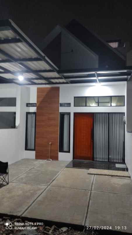 rumah mewah lokasi strategis gratis rooftop