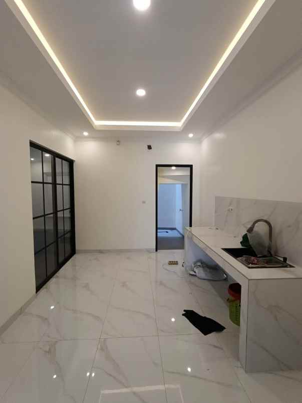 rumah mewah siap huni bebas banjir di pejaten