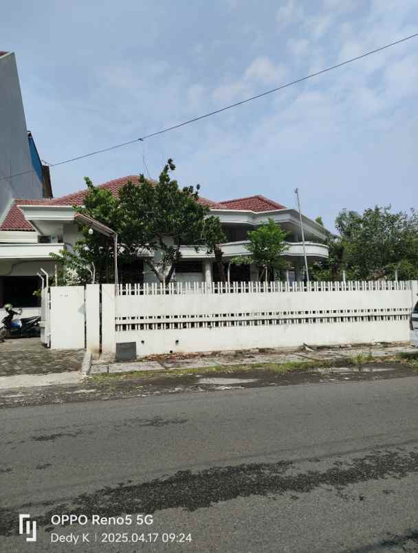 rumah mewah siap huni lokasi kendangsari surabaya