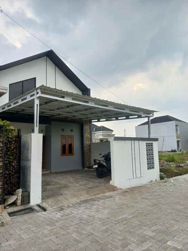 rumah mezzanine siap huni di jombor sukoharjo kota