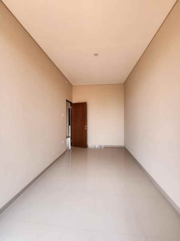 rumah minimalis modern 10 menit ke jatiwaringin