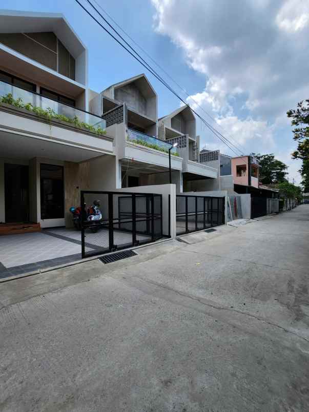 rumah minimalis modern 10 menit ke jatiwaringin