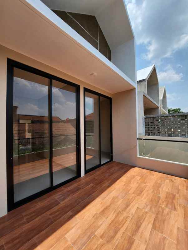 rumah minimalis modern 10 menit ke jatiwaringin