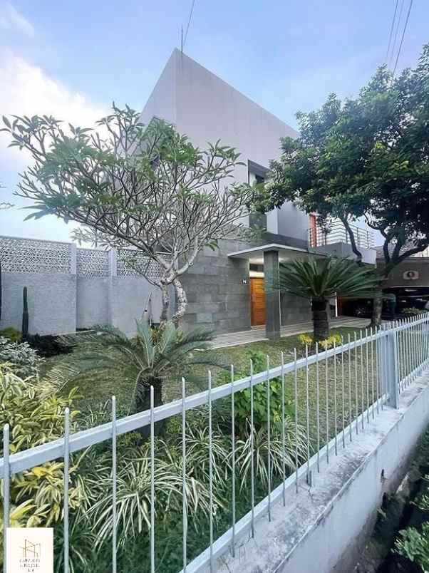 rumah moderen mewah furnish di arcamanik kota bandung