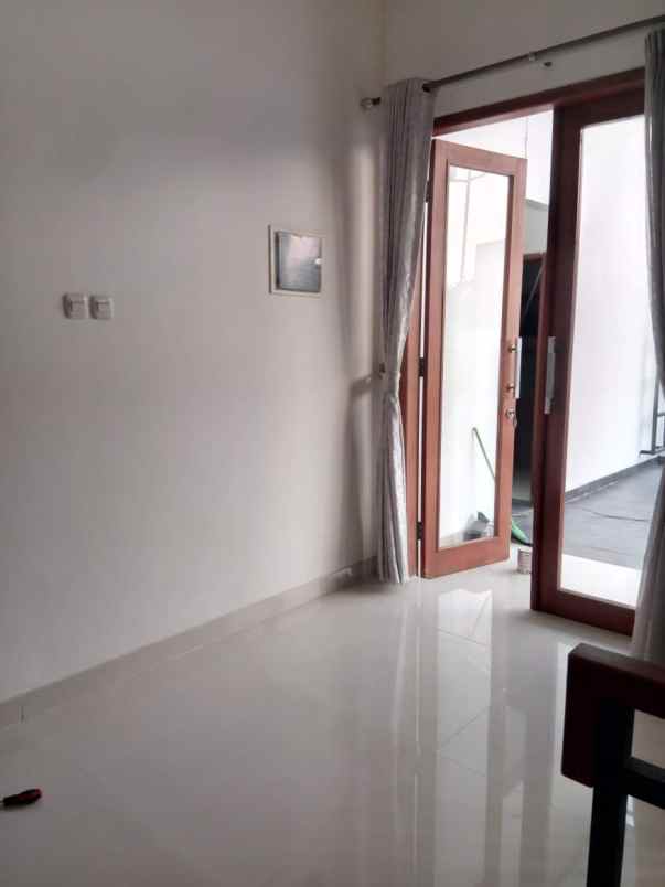 rumah modern dalam komplek kebagusan jakarta selatan