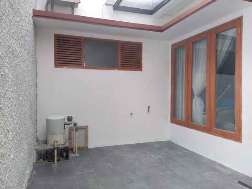 rumah modern dalam komplek kebagusan jakarta selatan