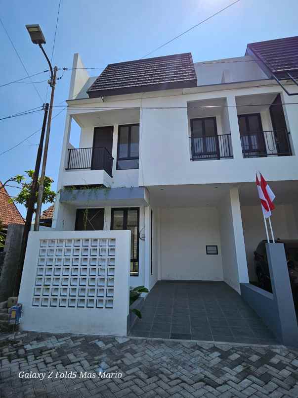 rumah modern minimalis lokasi perumahan cakalang