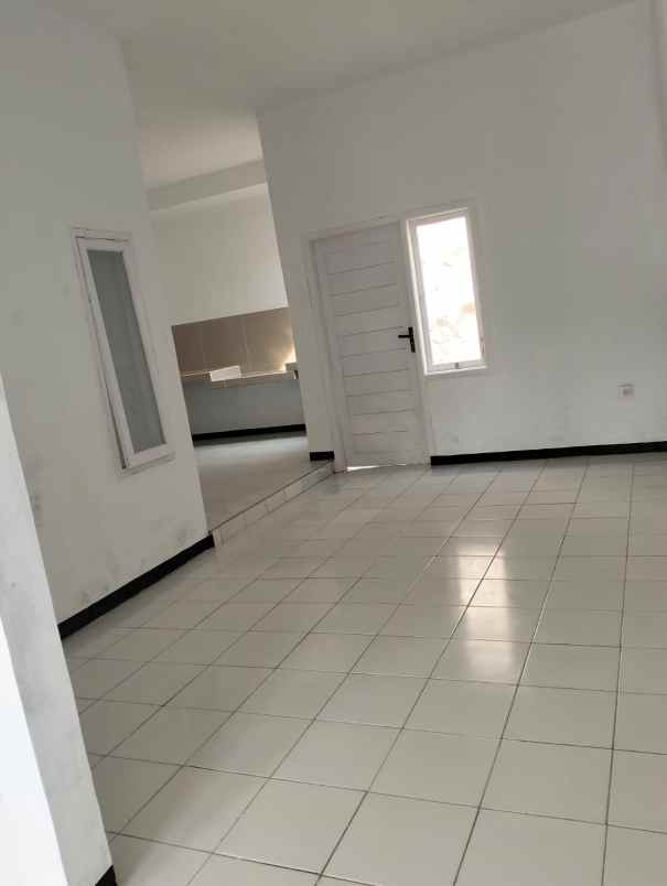 rumah nyaman dekat kawasan kota baru parahyangan