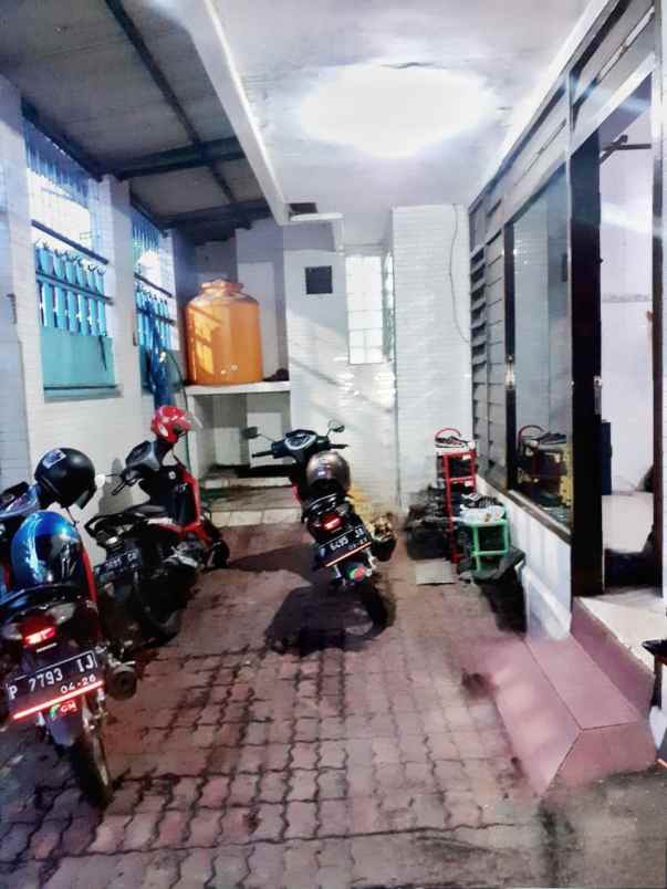 rumah rangkah strategis siap huni row jalan 2 mobil