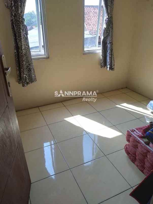 rumah second 2 lantai murah siap huni dicipayung depok