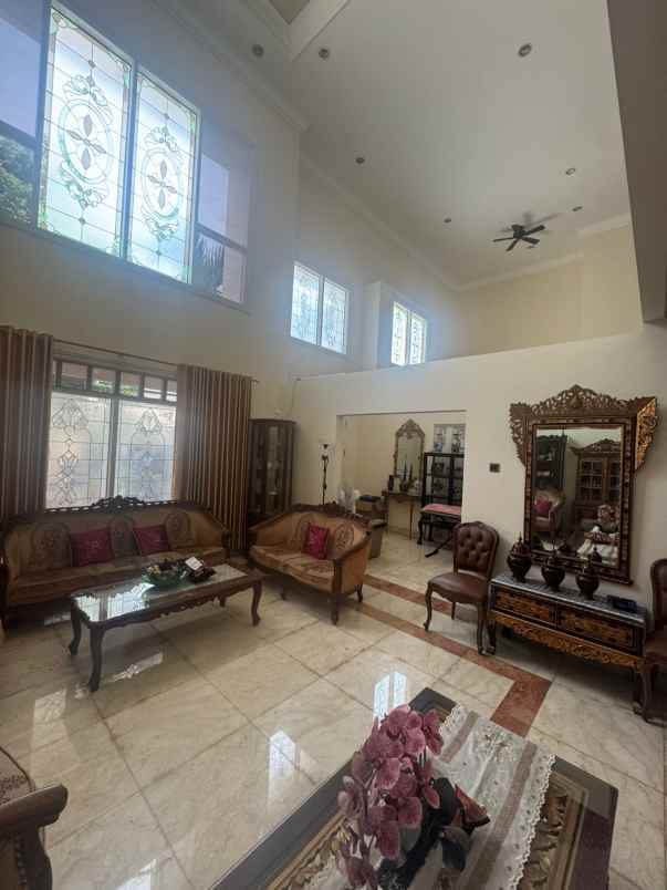 rumah second dalam komplek di rawamangun jaktim